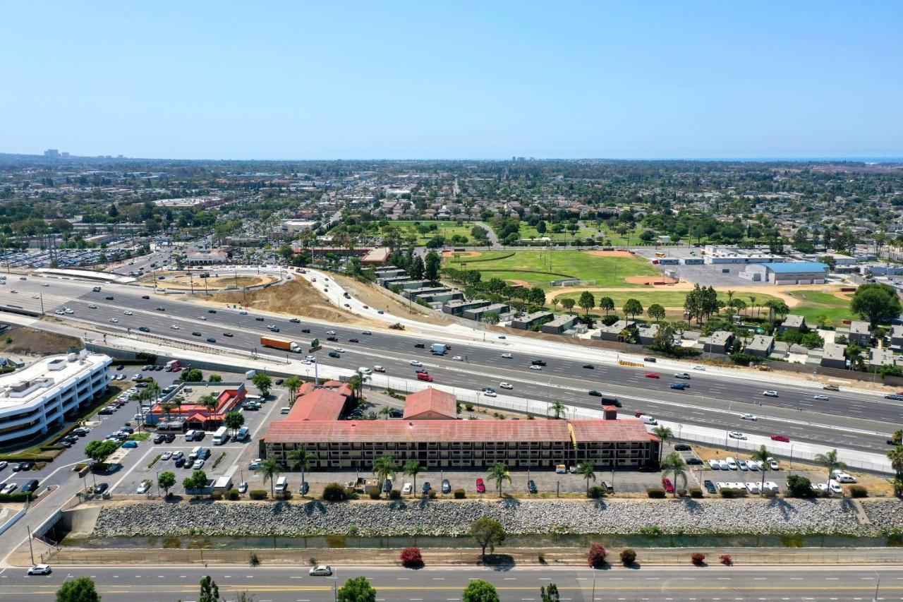 La Quinta Inn By Wyndham Costa Mesa Orange County Exteriör bild